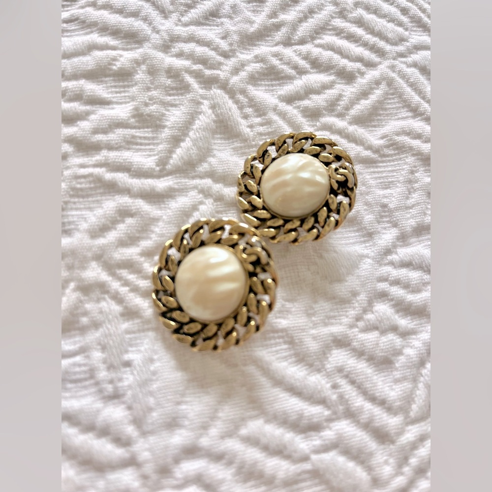CHANEL vintage clip earrings